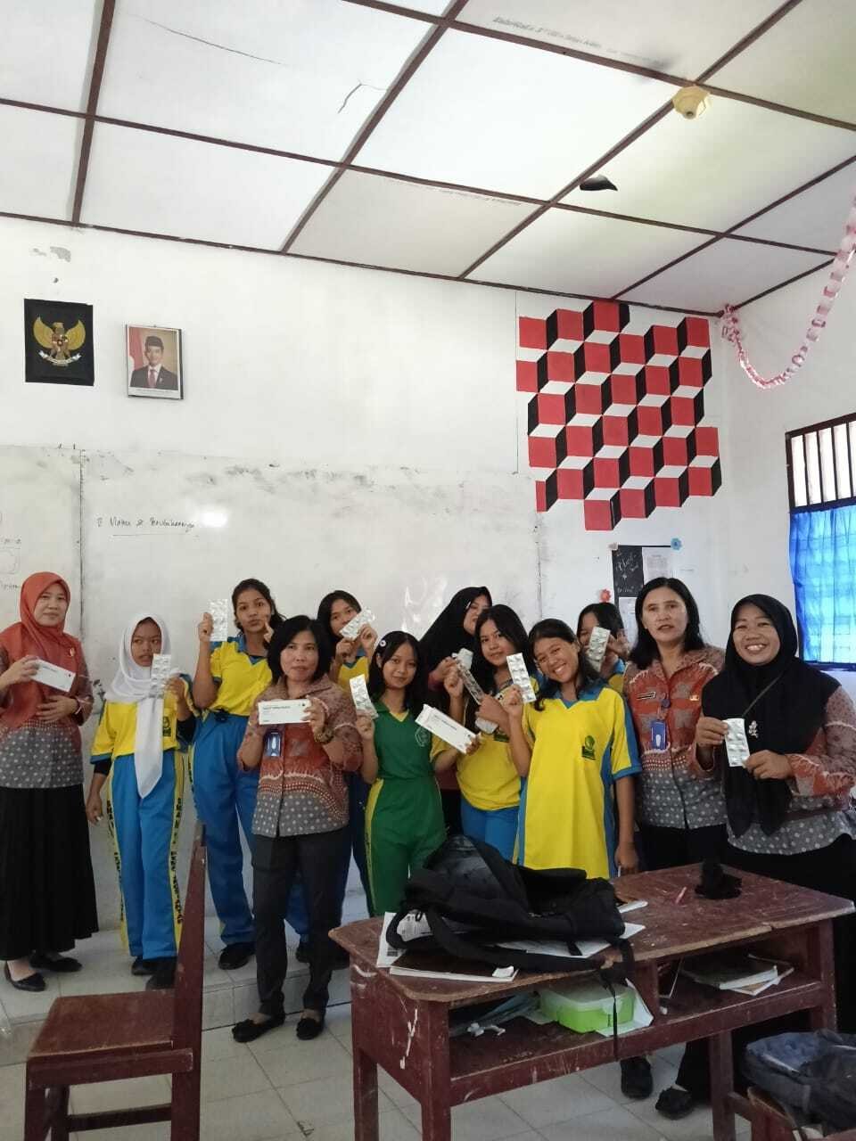 Pemeriksaan kesehatan anak sekolah dan pemberian tablet tambah darah